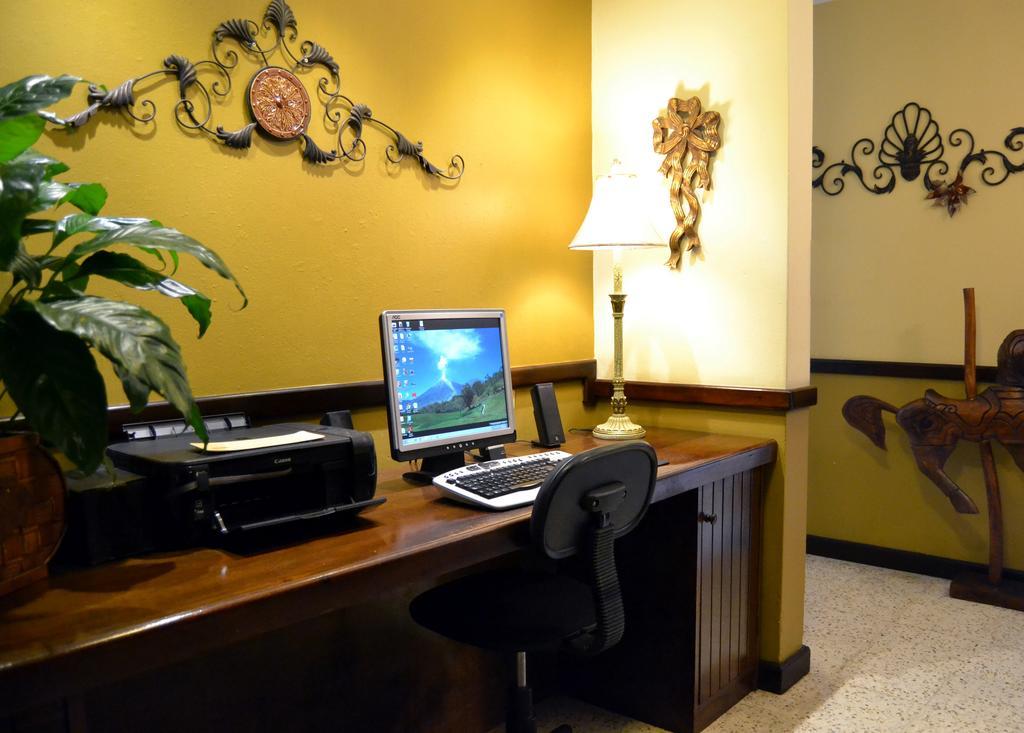 Hostal Villa Toscana Guatemala City Exterior foto