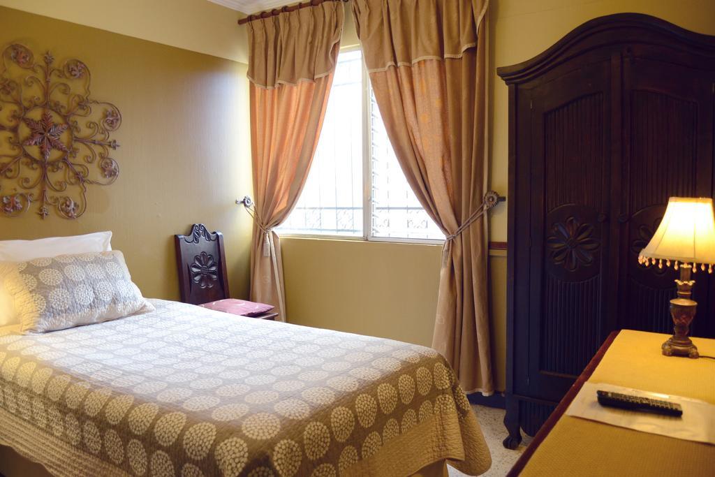 Hostal Villa Toscana Guatemala City Exterior foto
