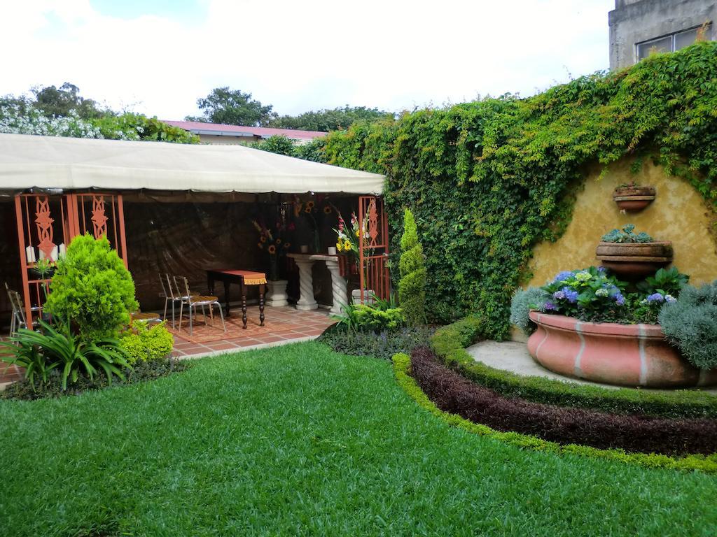 Hostal Villa Toscana Guatemala City Exterior foto