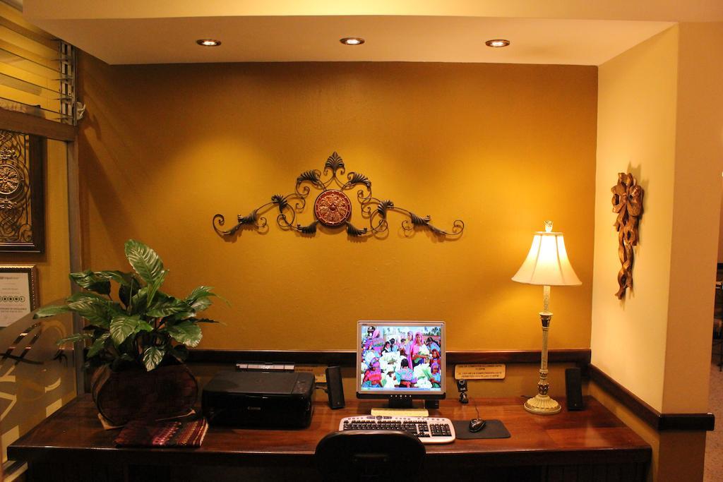 Hostal Villa Toscana Guatemala City Exterior foto